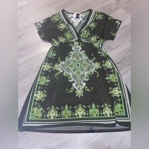 Chic Black and Green Patterned Midi Dress